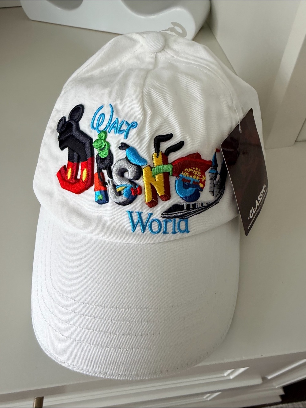 Vintage WALT DISNEY WORLD White Cap Unisex Adult One Size Adjustable BRAND NEW